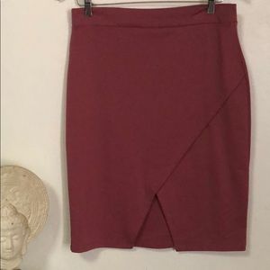 Mauve pencil skirt with slit